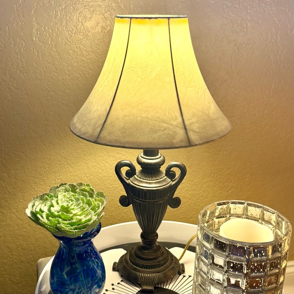 Vintage Table Top Lamp - Picture 16 of 16